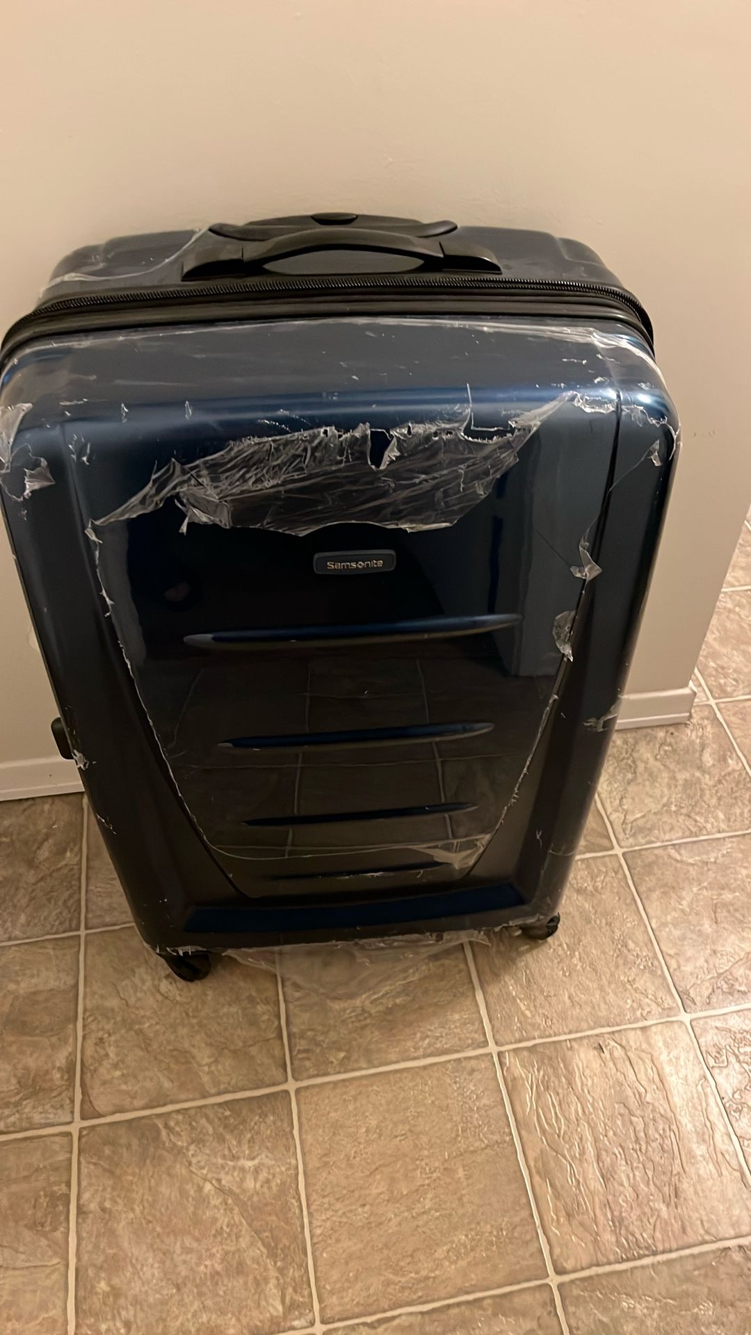 Samsonite 28” Spinner