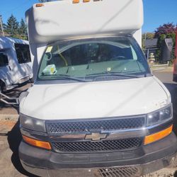 CHEVROLET 4500 13-PASSENGER BUS 