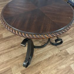 Beautiful Coffee Table $30