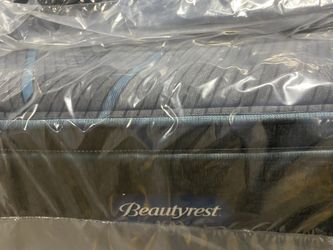 Mattrress Beautyrest Pillow Top Plush Full Size Brand New
