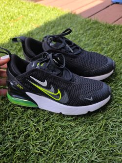 1y Nike Air Max 270