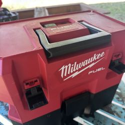 Milwaukee Wet/Dry vacuum 