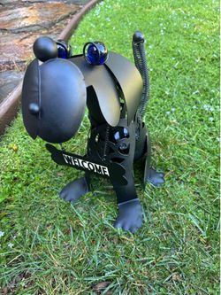 Welcome dog statue metal