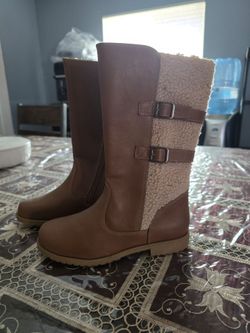 Girls boots