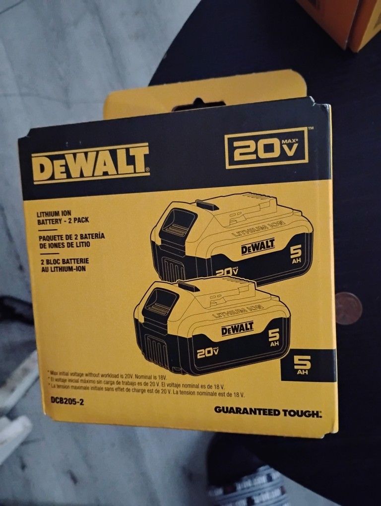 NEW] (DCB205-2) DeWalt 20V MAX 5.0Ah Lithium-Ion Battery 2-Pack of DCB205