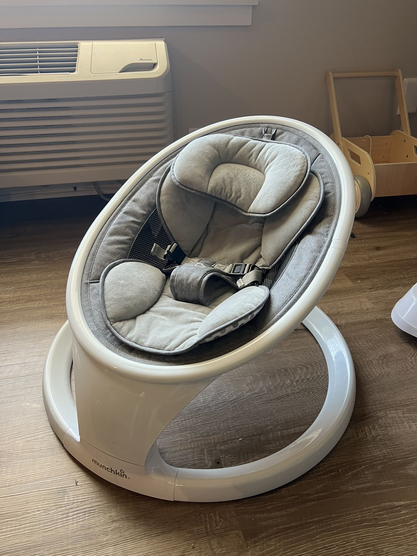 Munchkin Baby Swing