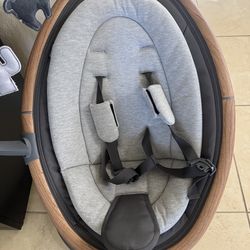 Maxi-Cosi Cassia Swing, Essential Graphite—- NEW