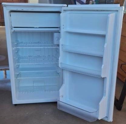 Mini Fridge W/Freezer