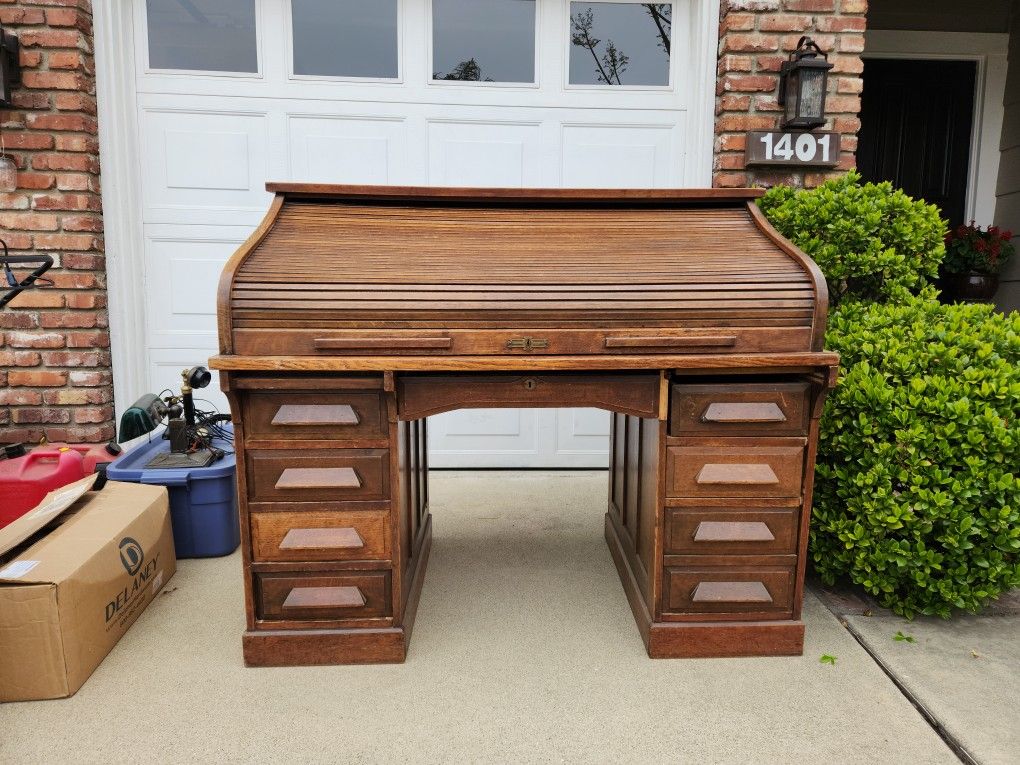 Antique Roll Top Desk