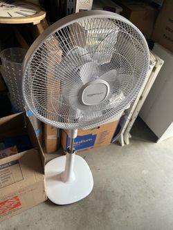 Amazon Basics 16-inch Quiet DC Motor Standing Floor Fan