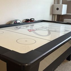 AIR HOCKEY TABLE 
