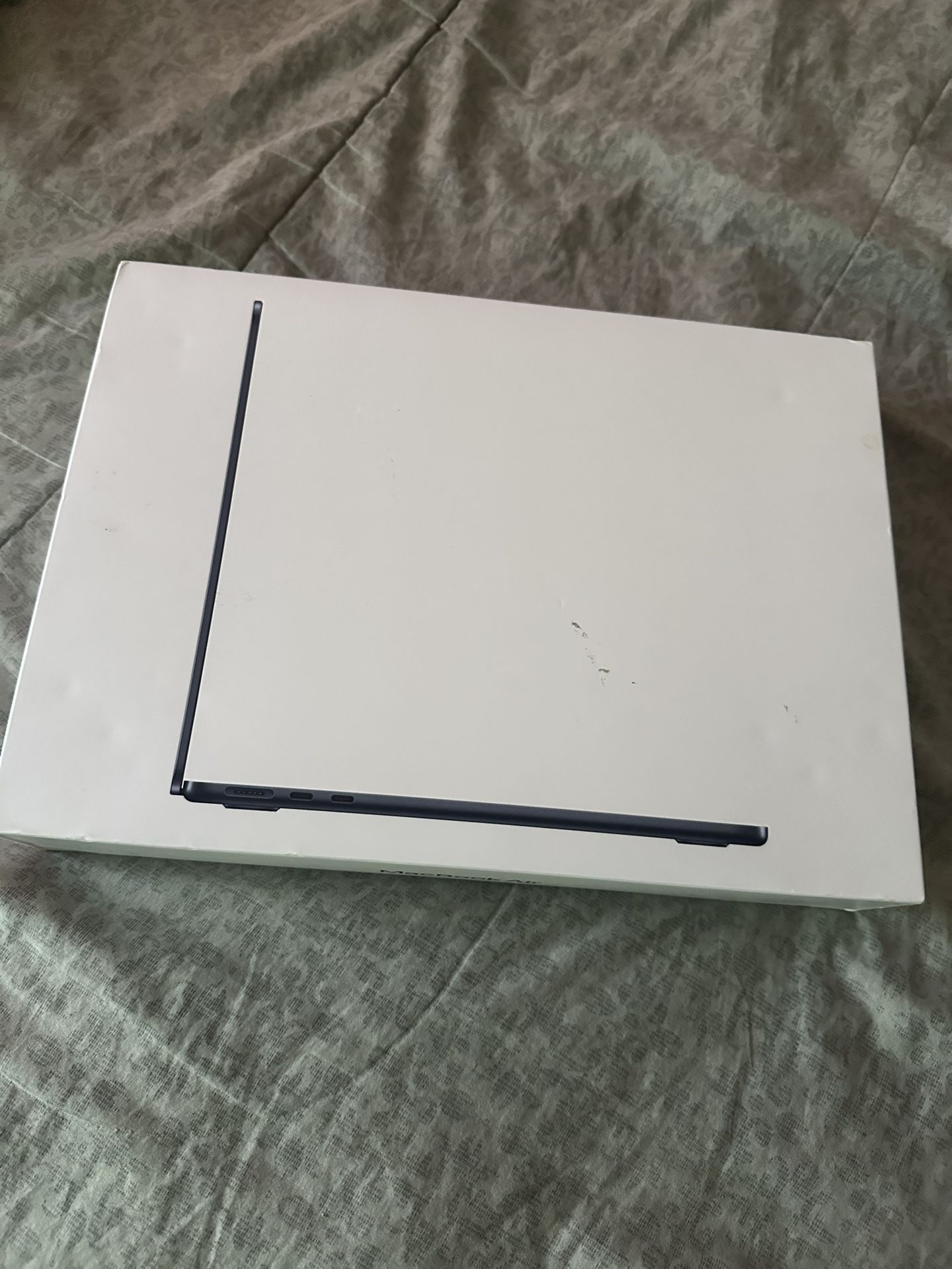 BRAND NEW Macbook Air M2 Chip 256GB