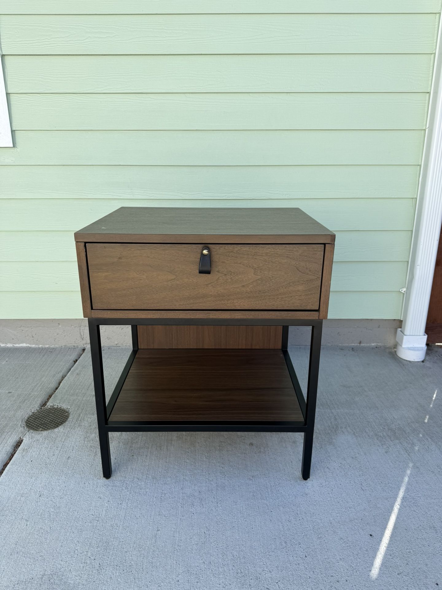 2 Like New Power  Nightstands