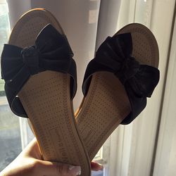 bow sandals 🎀