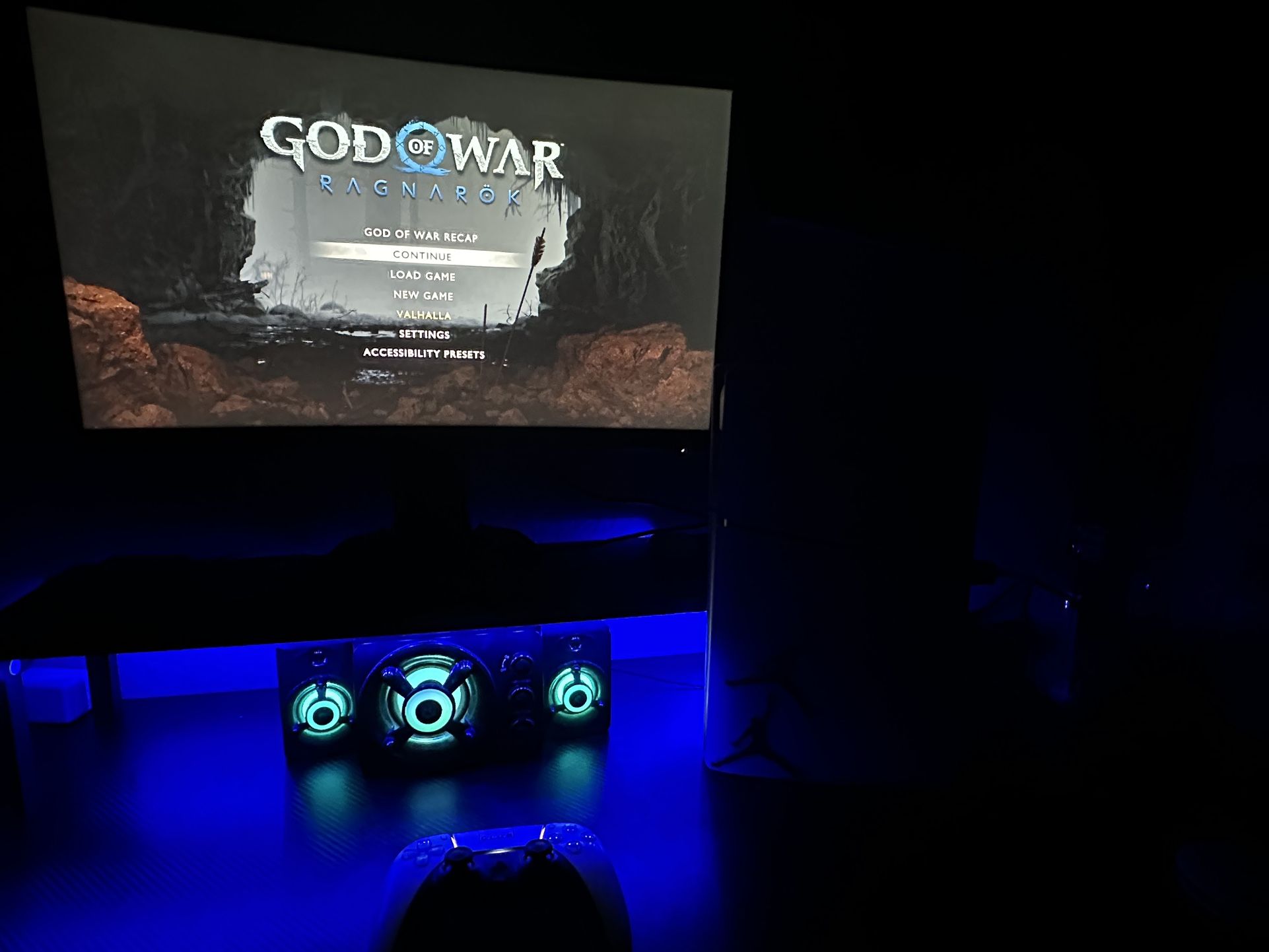 Curved Monitor+ Speakers