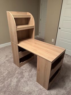 Kids desk