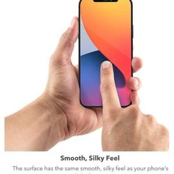 Protector ZAGG VisionGuard+ para iPhone 11 / XR – $5 – Vidrio templado premium
