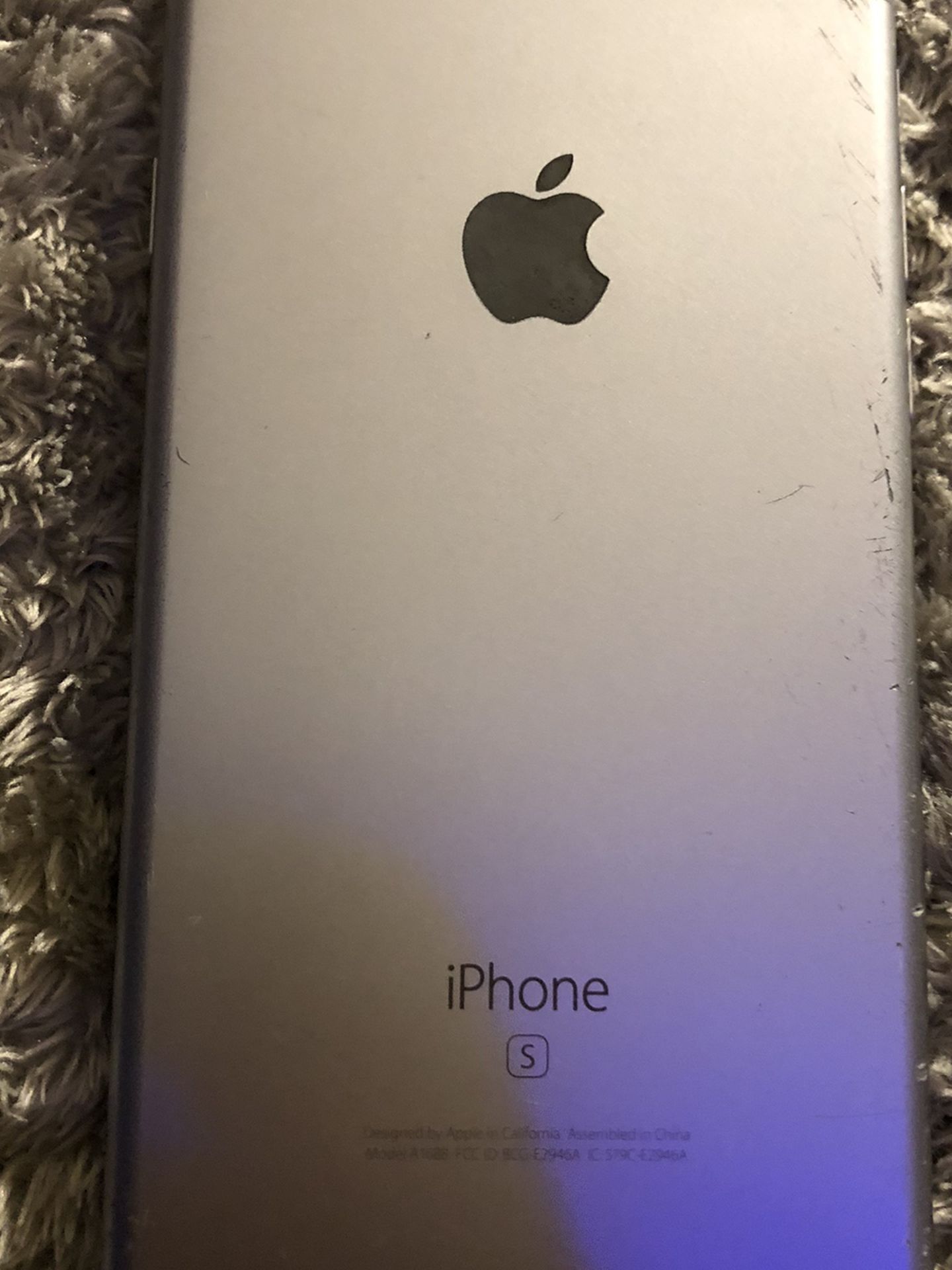 iPhone 6S Cracked Screen But Works Good 