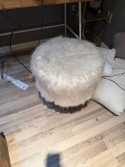 FREE - vanity stool