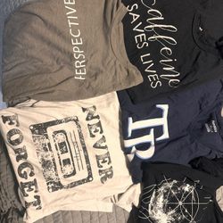 5 Tshirts Woman’s Large 