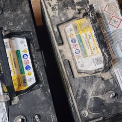 2 Semi Truck Batteries 950 cca