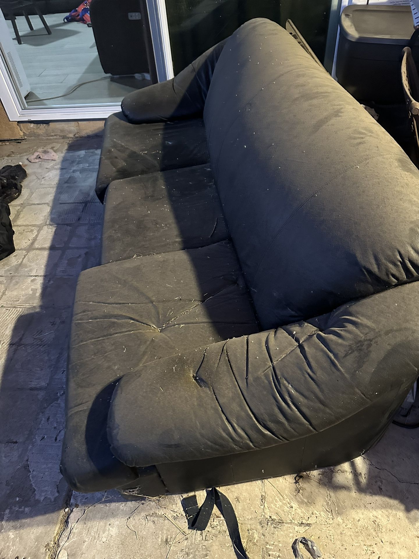 Couch Black