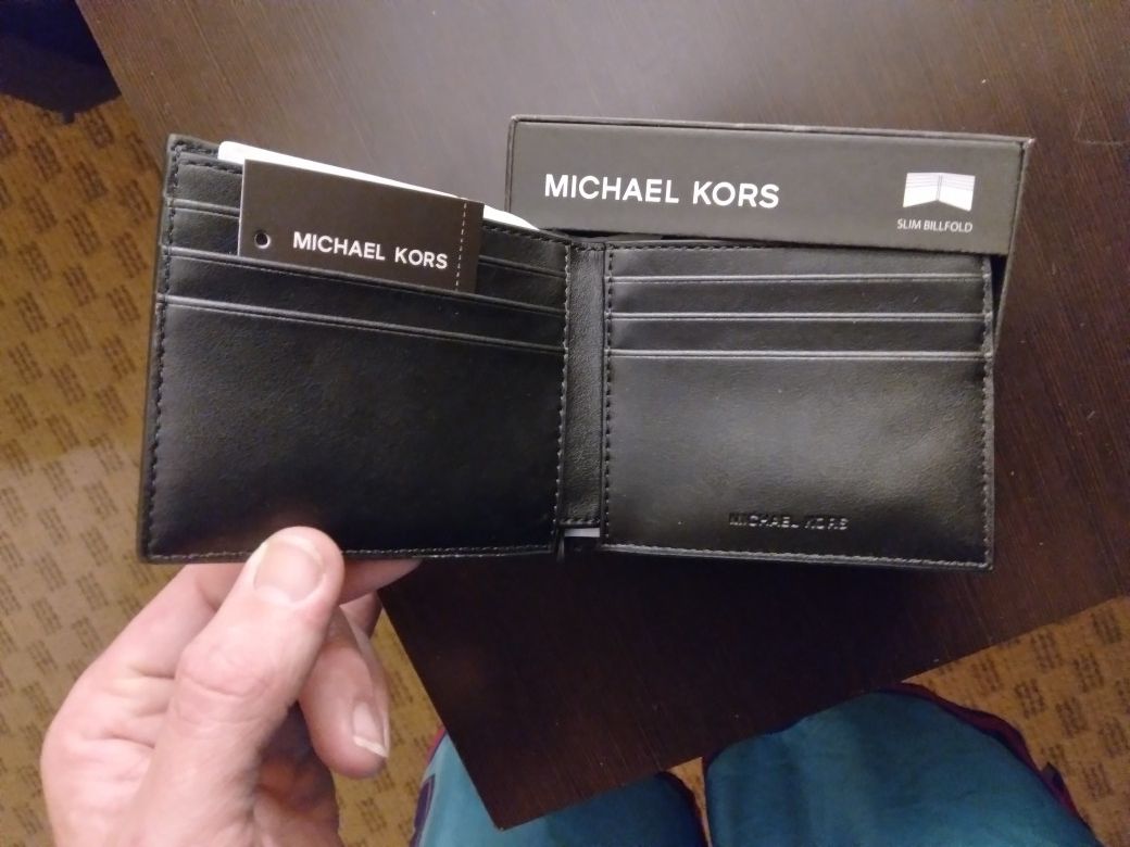 Men's Michael Kors Wallet (Black) NIB for Sale in Oklahoma City, OK -  OfferUp