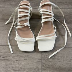 Women’s White Dress Shoes - Size 7  - Excellent Condition 