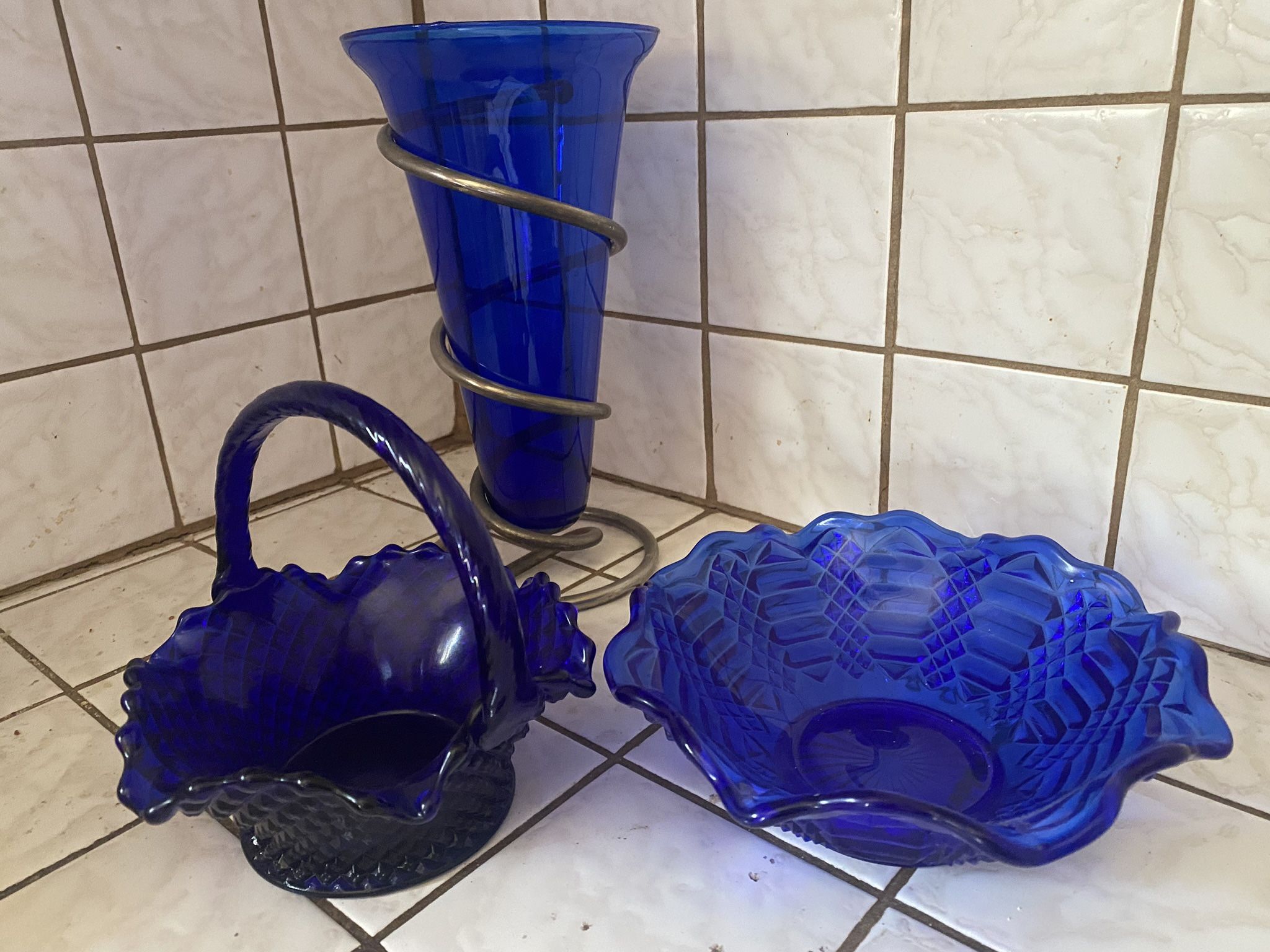 ESTATE SALE! Vintage Glassware, Vases, China, Furniture