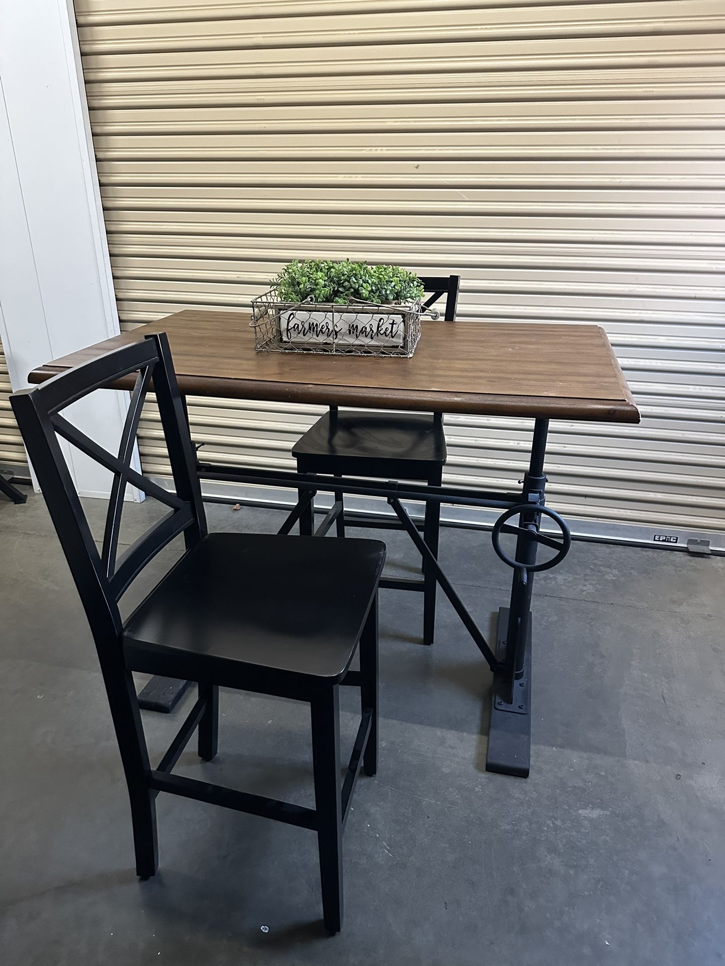 Extremely Heavy Table Adjustable Can Be High Or Low 2 Bar Stool Chairs