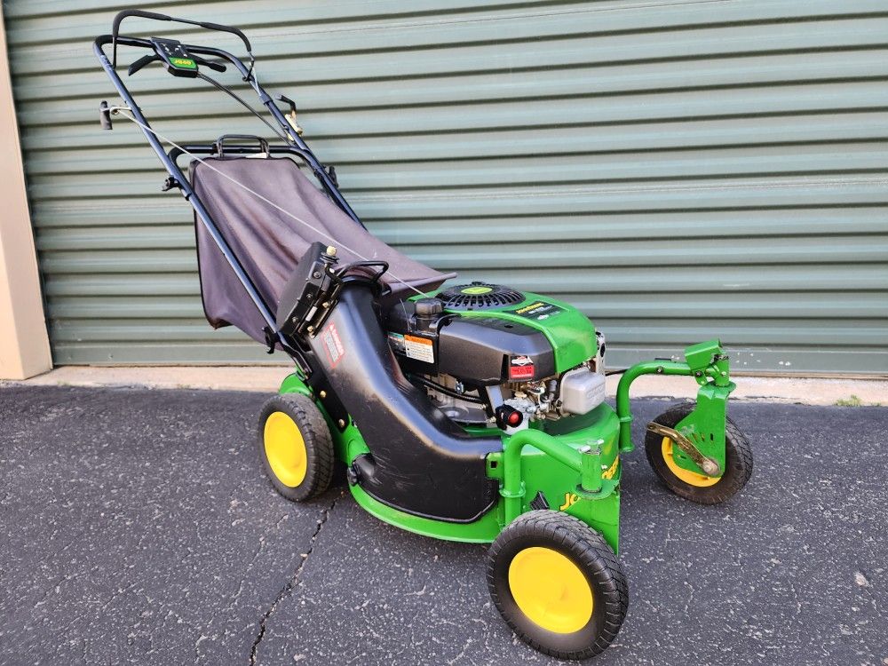 John Deere JS40 rear drive self propelled lawn mower ZERO TURN WHEELS! PRICE IS FIRM for Sale in