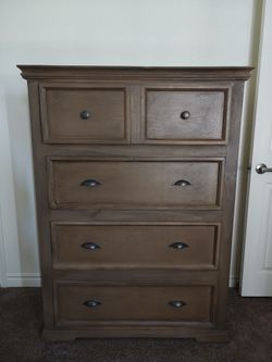 Solid Wood 5-Drawer Dresser