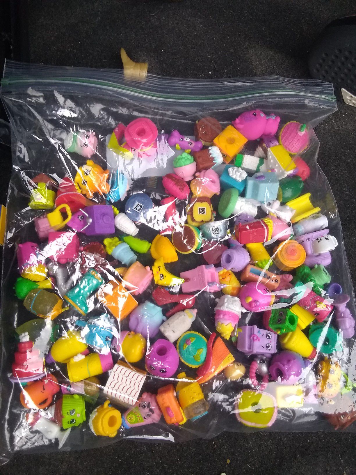 Shopkins is like 100 pieces clean