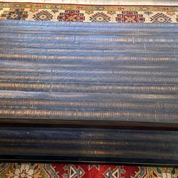 Rolling Coffee Table With Lamp and Rug