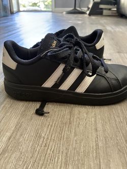 Youth sneakers
