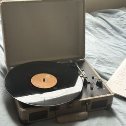 Portable Suitcase Record player - Works great!