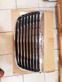 Chrysler 300 Car Front Grille Chrome and Black 11to14