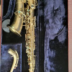 The BEUSCHER  ALTO SAX VINTAGE TRUE TONE