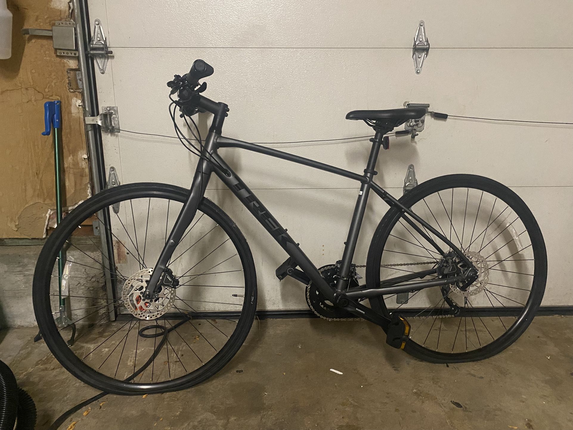 Trek Bicycle FX 3 DISC M BK 2020 - 2021