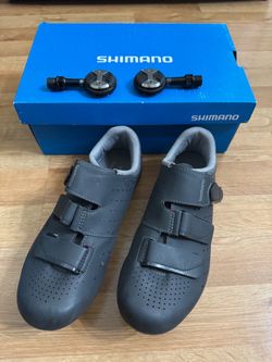 Cycling Shoes with Pedal