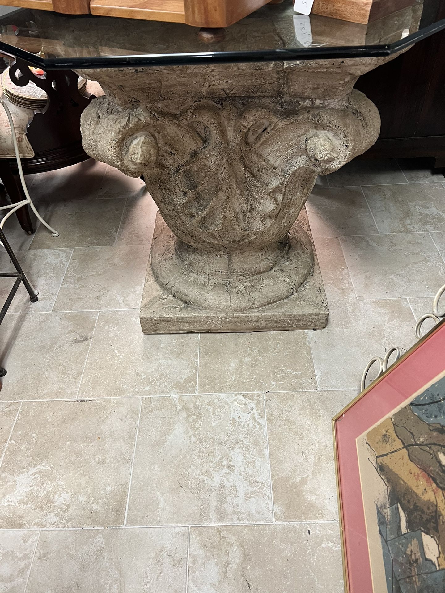 Outdoor pedestal table