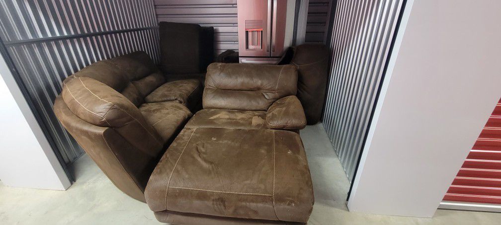 Sectional Sofa | Leather (I accept Crypto)