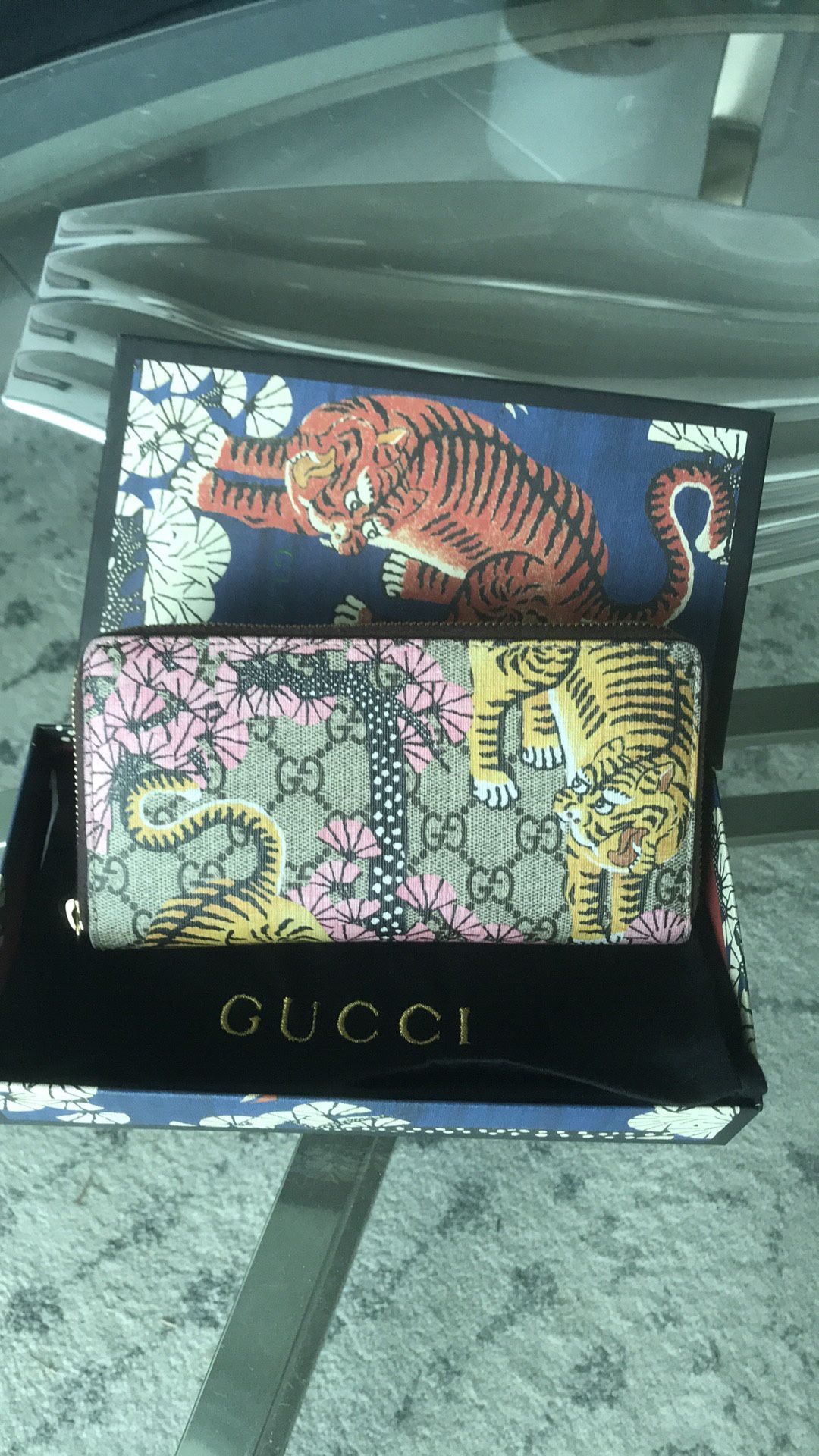 Gucci GG Supreme Bengal Zip Around Wallet/Clutch