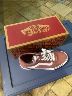 New in Box Girls Size 3 Vans Night Rose $35