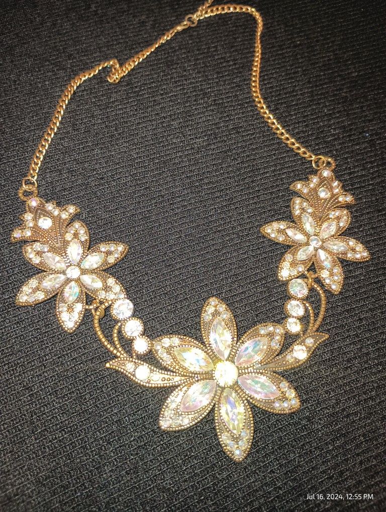 Star Pendant Necklace