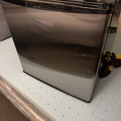 Honeywell Mini Refrigerator 