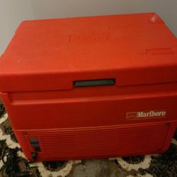Marlboro Heat / Cool Electric Cooler