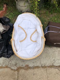 Baby bassinet carrier