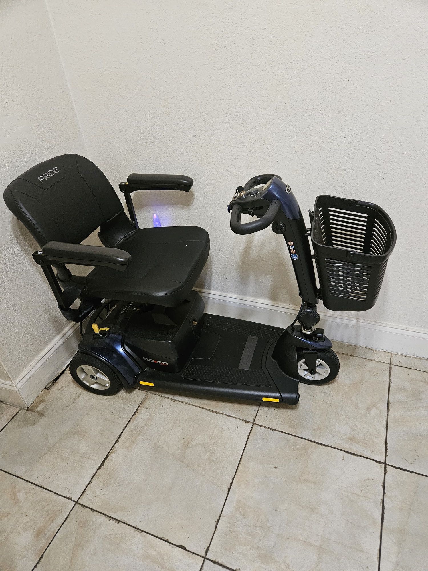 Silla De Ruedas Eléctrica .(Scooter de movilidad de 3 ruedas)