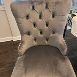 Beautiful 4 Chair Dimijg Room Set